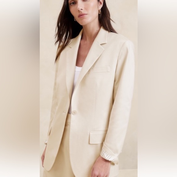 Banana republic Relaxed Blazer Cream notch Lapel pockets women size 14 brand new